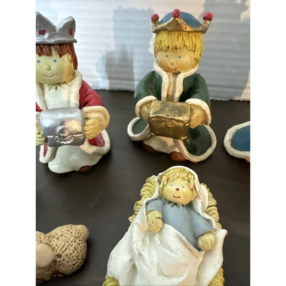 Vintage Porcelain Nativity Set Christmas 11 Piece Resin